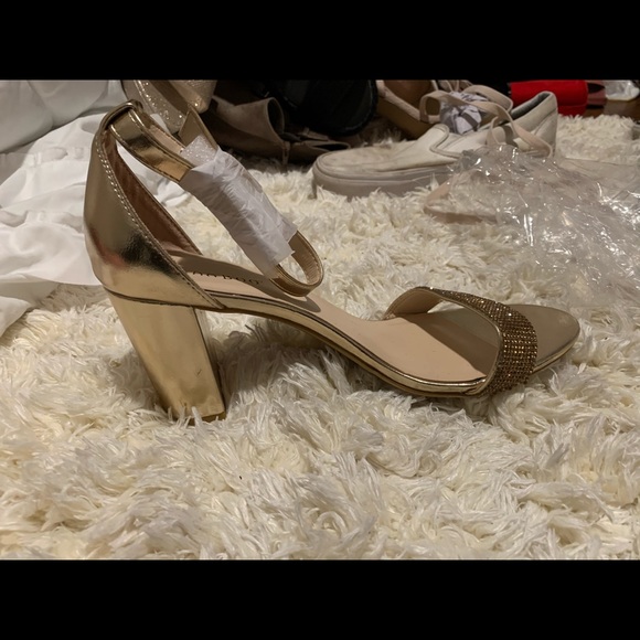 Gold Heels - Picture 2 of 6